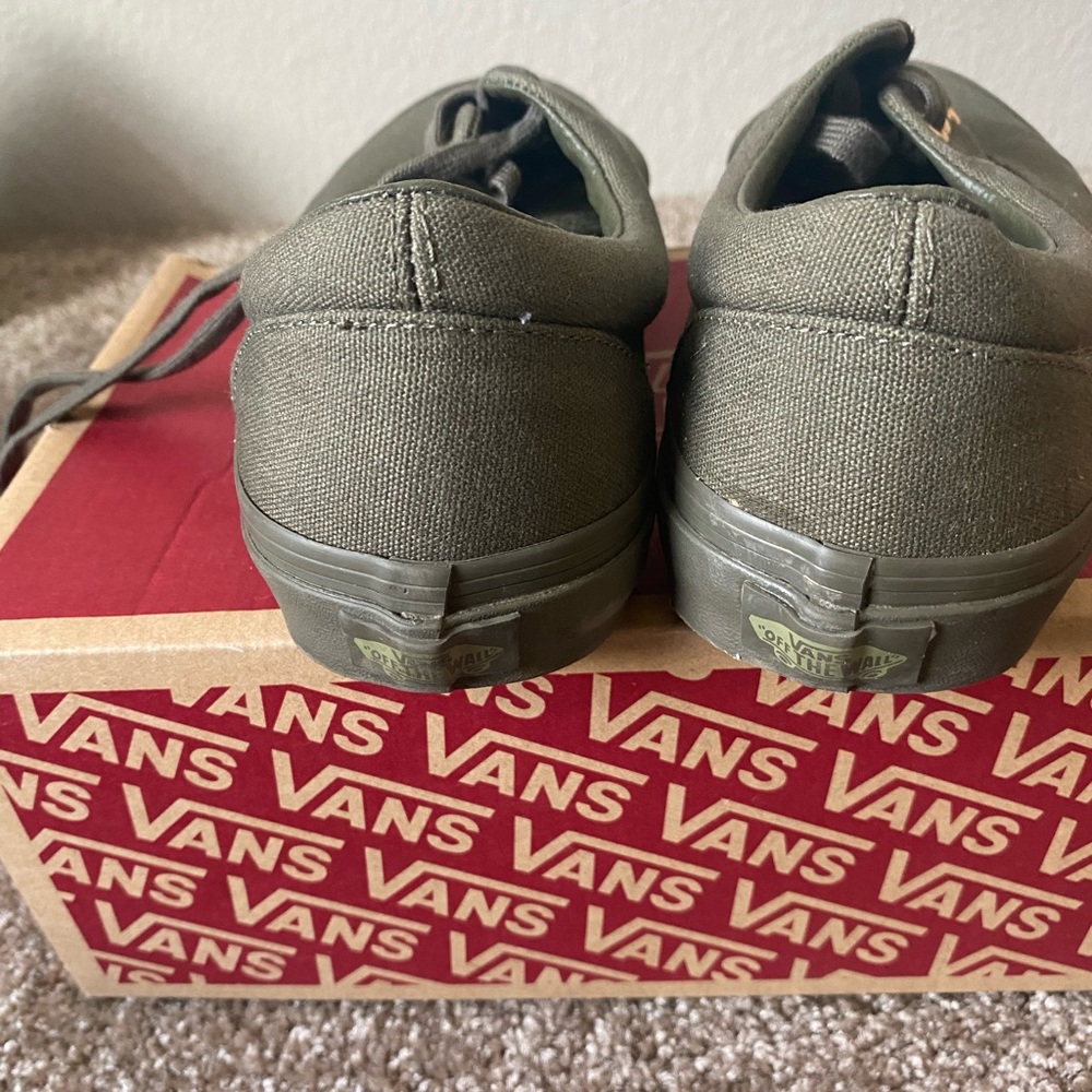 Vans - Picture 2 of 3